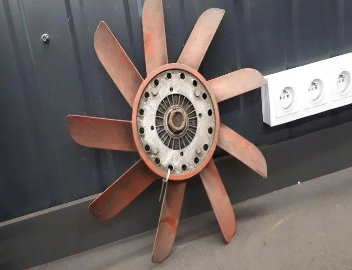 BMW 6 Series E24 (1976-1989) Радіатор кулера двигуна 11521723026 27206605