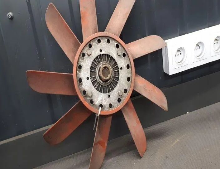 BMW 6 Series E24 (1976-1989) Радіатор кулера двигуна 11521723026 27206605