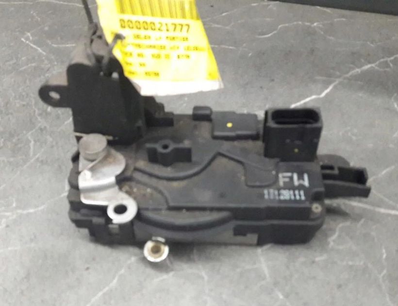 OPEL Astra H (2004-2014) Замок правої передньої двері 13128111FW 30167512
