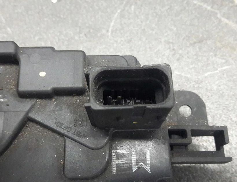 OPEL Astra H (2004-2014) Замок правої передньої двері 13128111FW 30167512