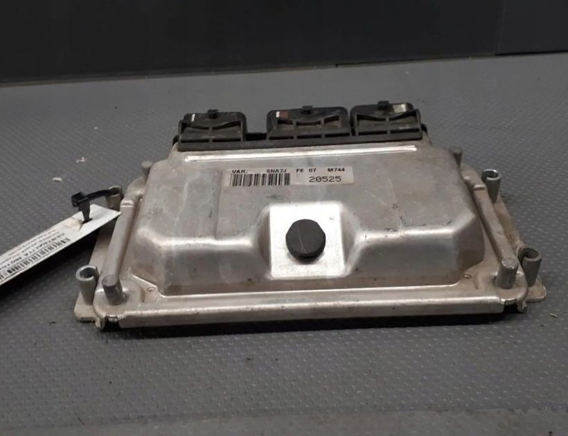 CITROËN Xsara Picasso 1 generation (1999-2010) Блок управления двигателем 0261206633 30167738