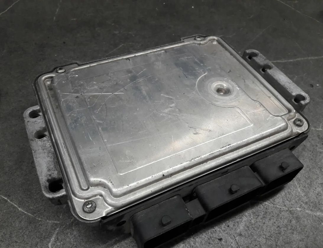 CITROËN Xsara Picasso 1 generation (1999-2010) Блок управления двигателем 0281011233 30176190