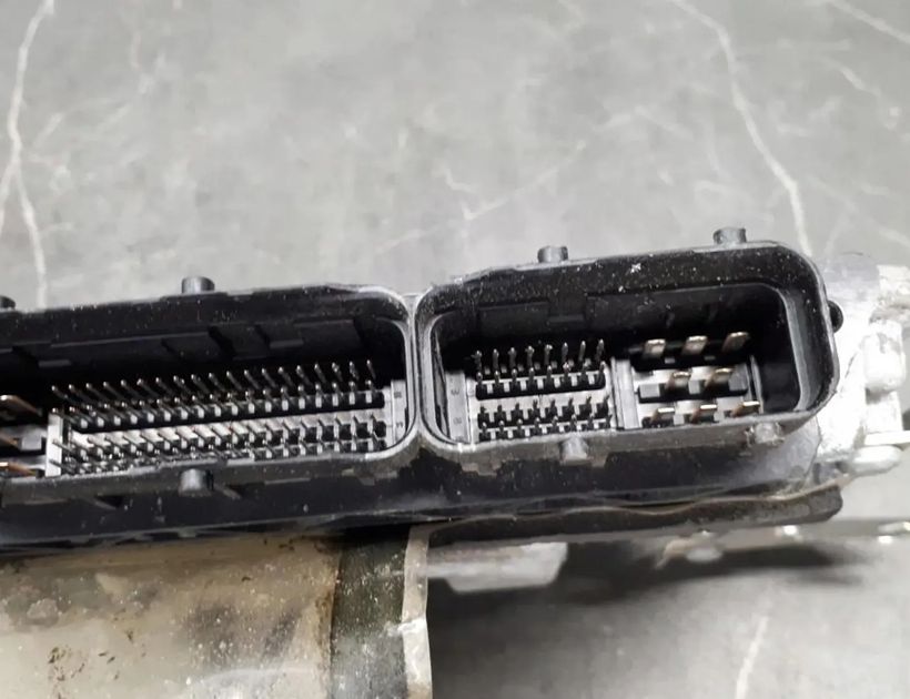 TOYOTA iQ 1 generation (2008-2020) Блок управления двигателем 0281017233 30177364