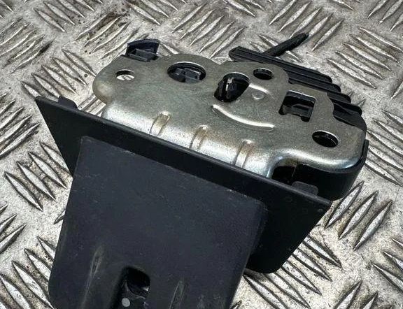 AUDI A6 C6/4F (2004-2011) Замок багажника 8R0827505 31670705