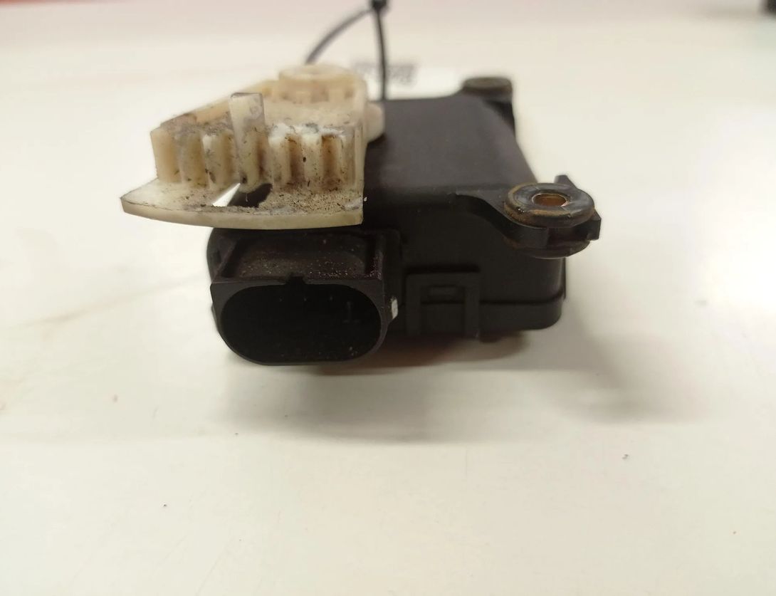 CITROËN C5 1 generation (2001-2008) Привід двигуна заслінки обігрівача салону 0132801217 28628470