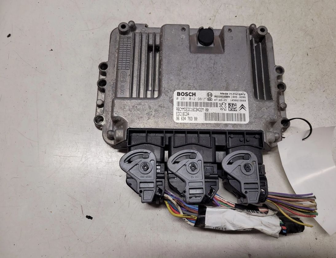 CITROËN C4 Picasso 1 generation (2006-2013) Блок управления двигателем 0281012981 28677205