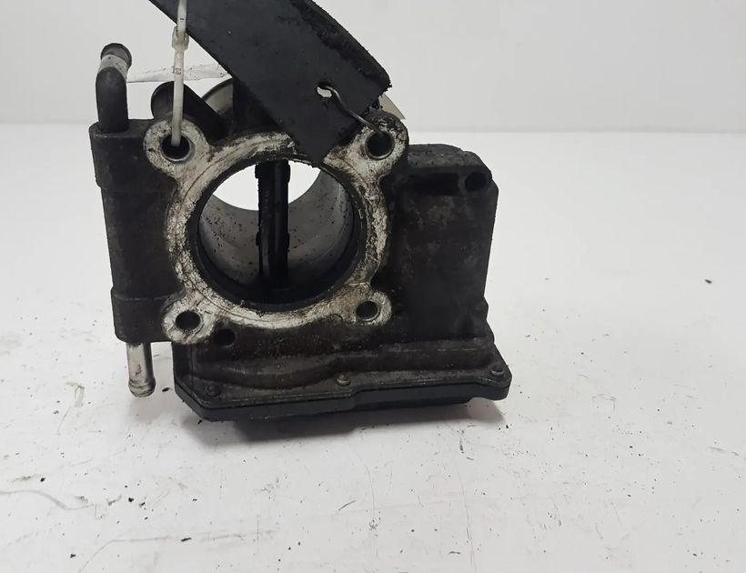 MAZDA 6 GG (2002-2007) Дросельна заслонка RF7J136B0 28767345