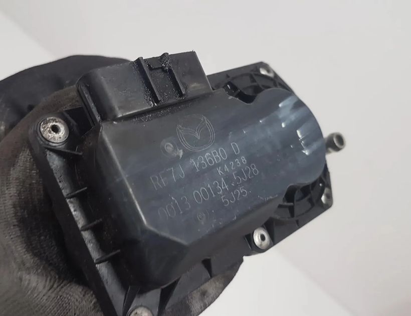 MAZDA 6 GG (2002-2007) Дросельна заслонка RF7J136B0 28767348