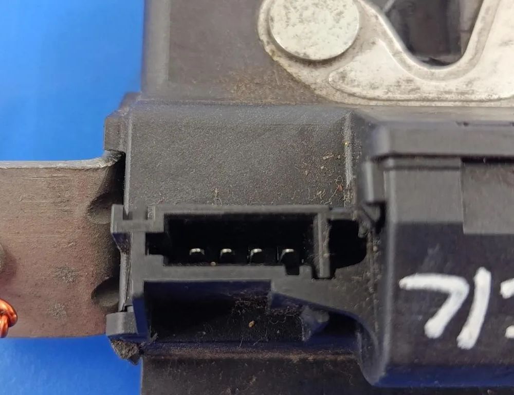 FIAT Bravo 2 generation (2007-2011) Замок крышки багажника 55701971 32037137