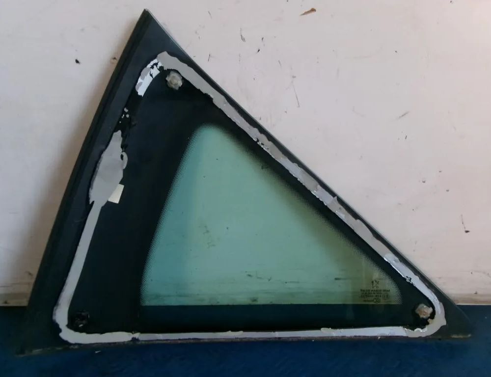 PEUGEOT Заднє кузовне скло ліве 33059520