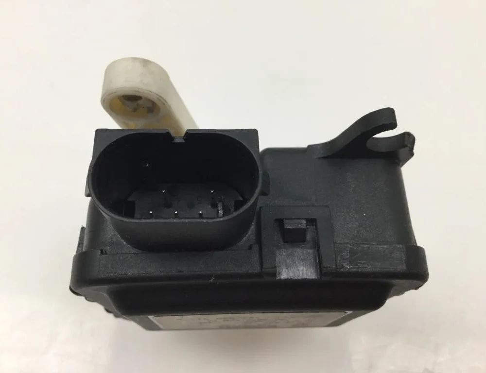 AUDI A6 C5/4B (1997-2004) Клапаны управления внутренним подогревом 4B2820511A 32902590