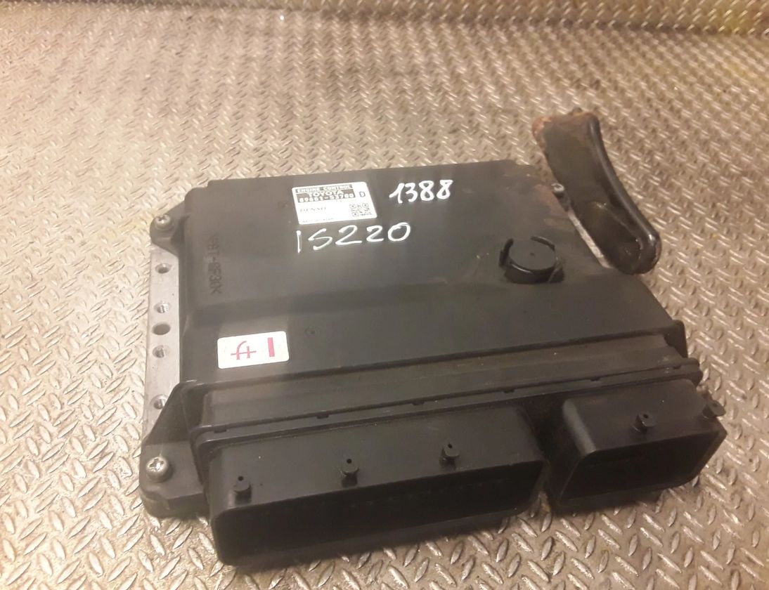 LEXUS IS XE20 (2005-2013) Блок управления двигателем 89661-53700 11251371