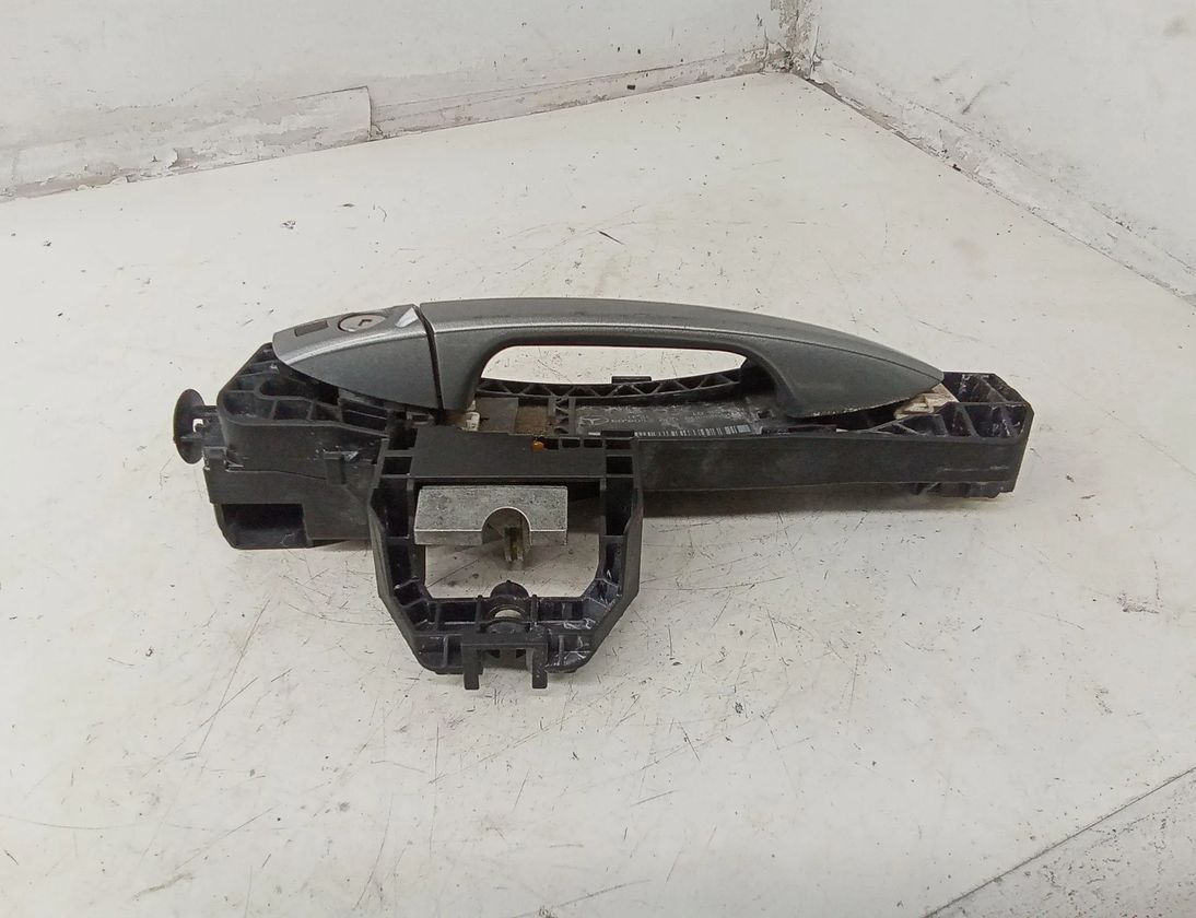 MERCEDES-BENZ C-Class W204/S204/C204 (2004-2015) Наружная ручка боковых левых дверей A2047600634 28684730