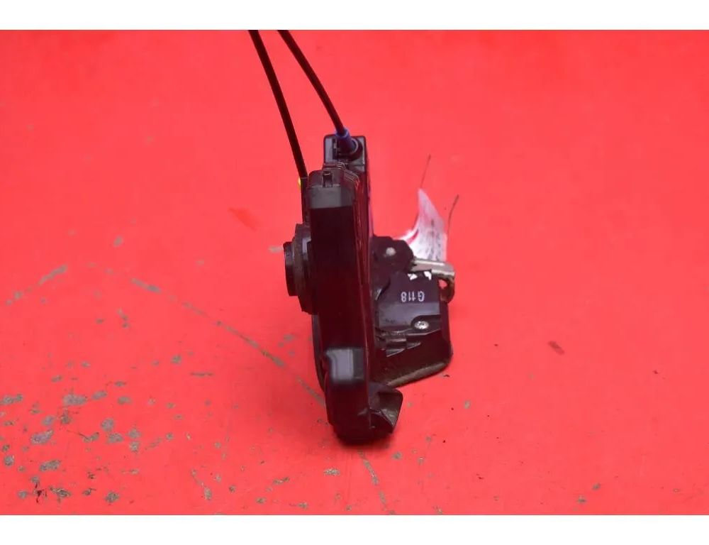 TOYOTA Avensis 2 generation (2002-2009) Замок двери передний правый 27932000