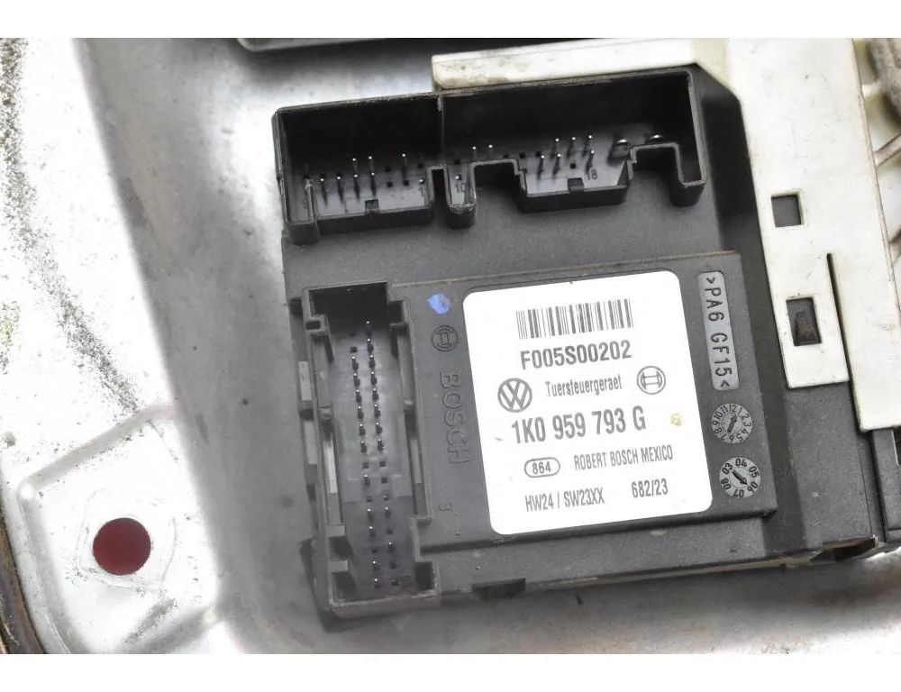 VOLKSWAGEN Jetta 5 generation (2005-2011) Регулятор вікна лівої передньої двері 1K5837401P 28997393