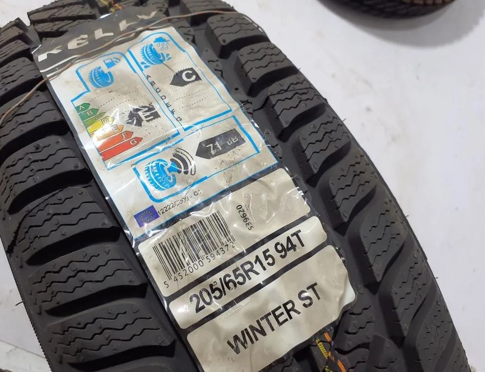 VOLKSWAGEN Caddy 4 generation (2015-2020) Шина 20565R15 32792675