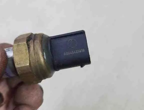 MERCEDES-BENZ B-Class W246 (2011-2020) Датчик тиску палива A0045421618 32679450