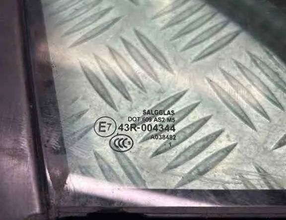 VOLKSWAGEN Touareg 2 generation (2010-2018) Вікно передніх правих дверей 43R004344 32450248
