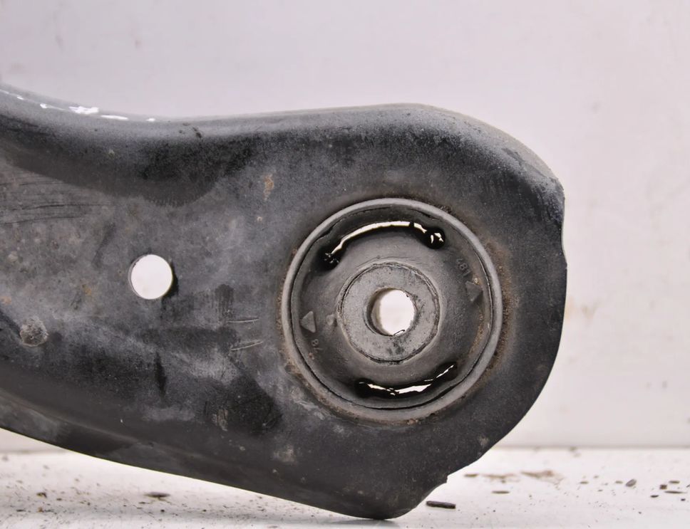 SKODA Fabia 3 generation (2014-2021) Передний рычаг 6R0407152F 32782532