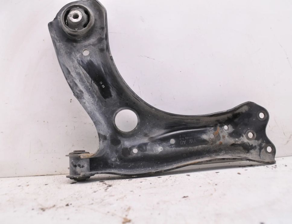 SKODA Fabia 3 generation (2014-2021) Передний рычаг 6R0407152F 32782532