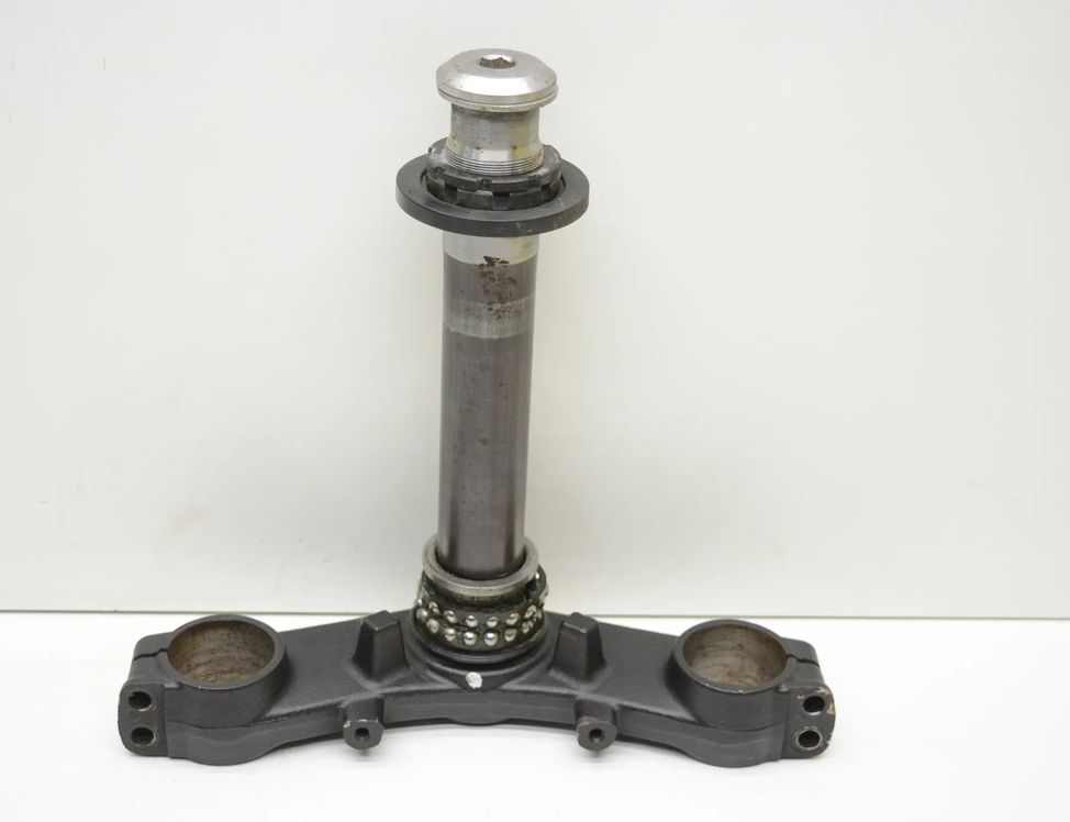 KAWASAKI ER 1 generation (2007-2014) Нижняя траверса вилки вилки тройного сечения 24456913