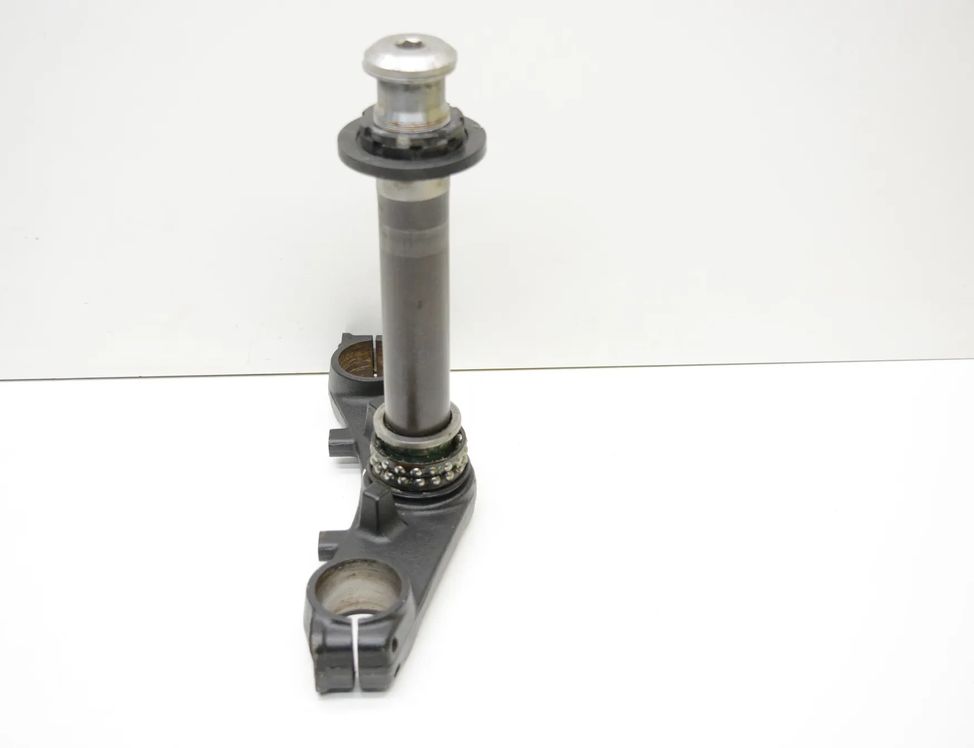 KAWASAKI ER 1 generation (2007-2014) Нижняя траверса вилки вилки тройного сечения 24456913