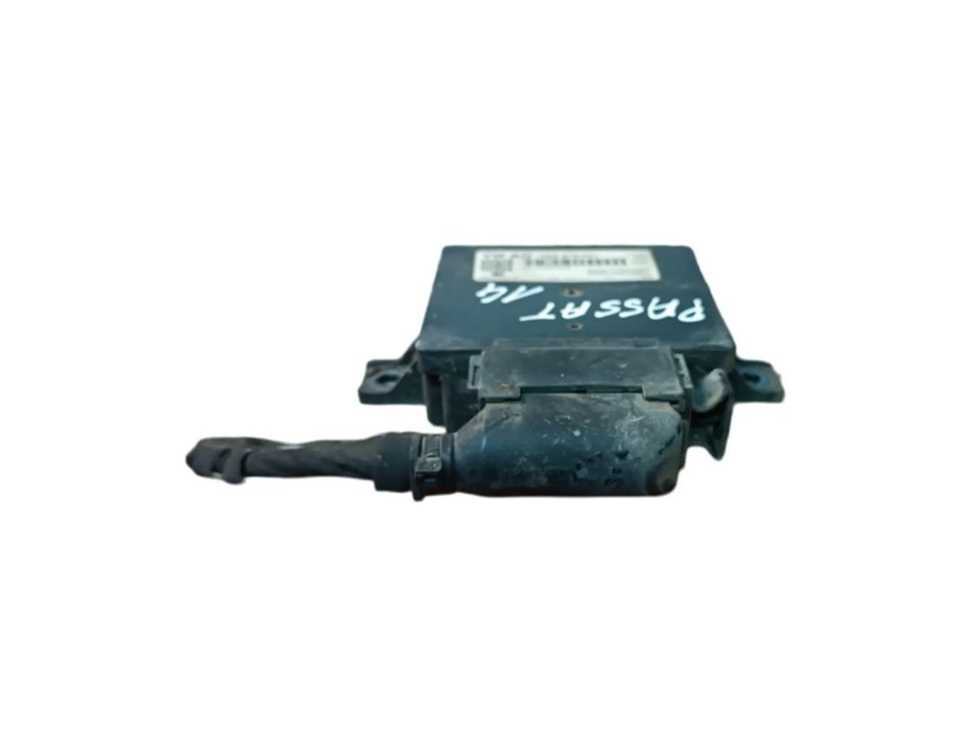 VOLKSWAGEN Passat B7 (2010-2015) Распределительная коробка 3AA919041 30146848