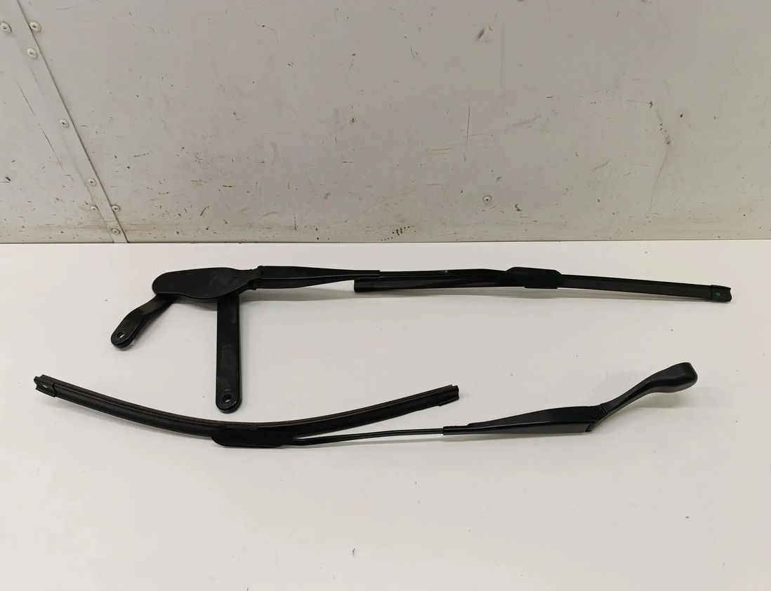 MERCEDES-BENZ C-Class W206 (2021-2023) Стеклоочистители спереди 27486213