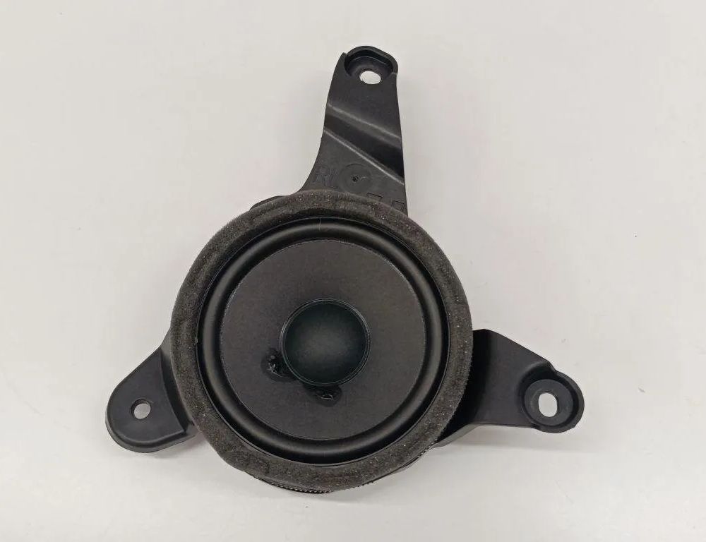 MERCEDES-BENZ C-Class W205/S205/C205 (2014-2023) Колонка  дверей задняя левая A2238201500 31419335