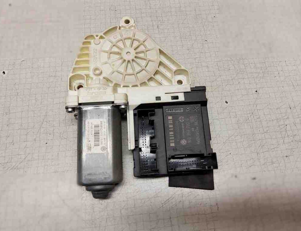 VOLKSWAGEN Passat B6 (2005-2010) Мотор регулятора вікна лівої передньої двері 1K0959702K,1K0959792G 17467294