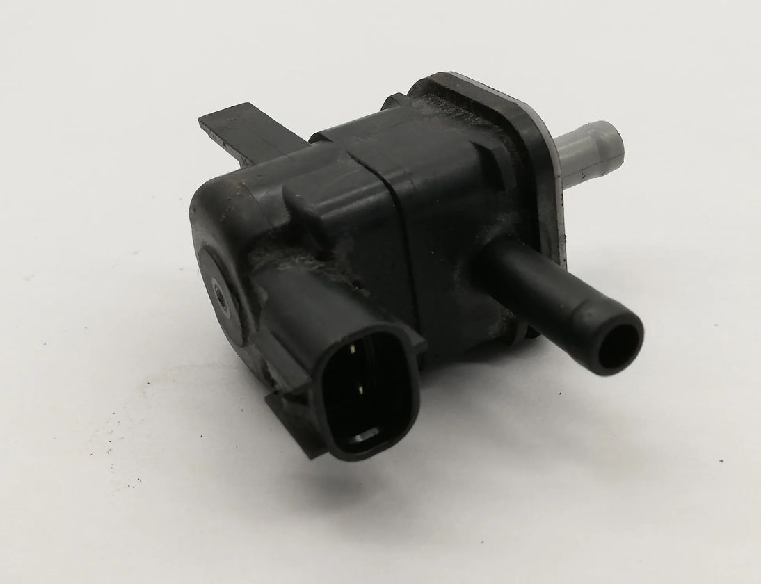 TOYOTA C-HR 1 generation (2016-2023) Соленоїдний клапан 12186488