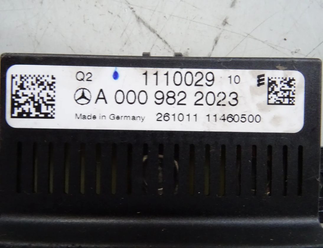 MERCEDES-BENZ C-Class W204/S204/C204 (2004-2015) Термінал безпечної батареї (SBK) A0009822023 28363775