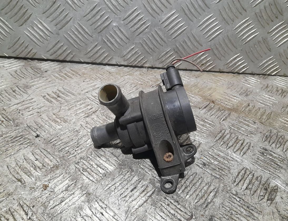 AUDI A4 B8/8K (2011-2016) Моторчик циркуляции охлаждения 06H121079 29481728