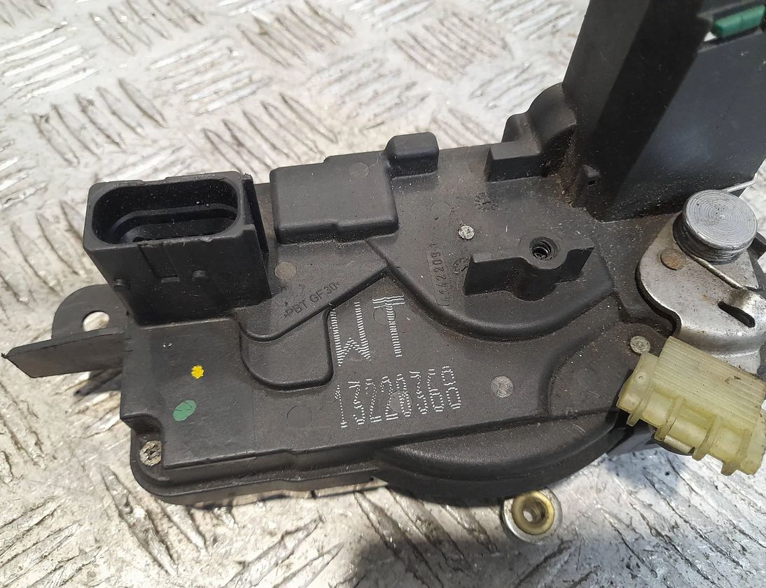 OPEL Astra H (2004-2014) Замок правої передньої двері 13220368 29753784
