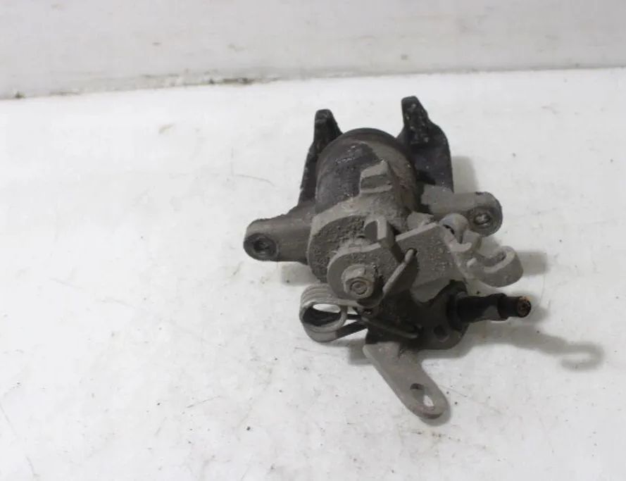 SEAT Toledo 1 generation (1991-1999) задний правый суппорт 32882820