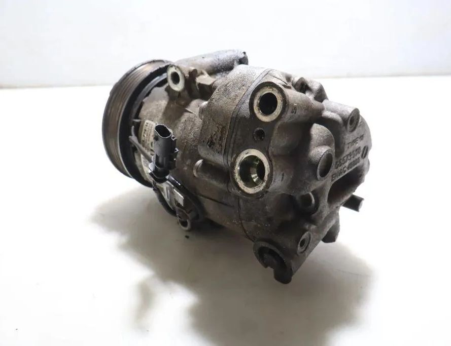 OPEL Astra J (2009-2020) Помпа кондиціонера 32889535