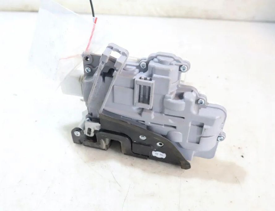 SEAT Leon 2 generation (2005-2012) Замок двери передний правый 32897902