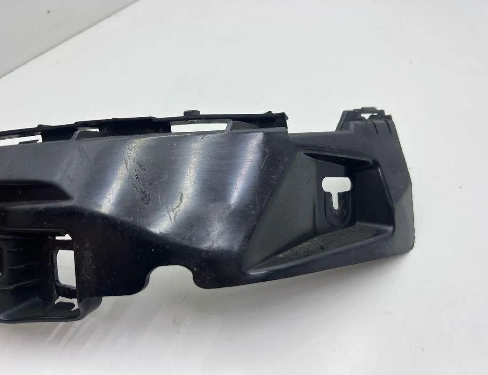 MERCEDES-BENZ C-Class W205/S205/C205 (2014-2023) Задній правий кронштейн бампера A2058852265 31998993