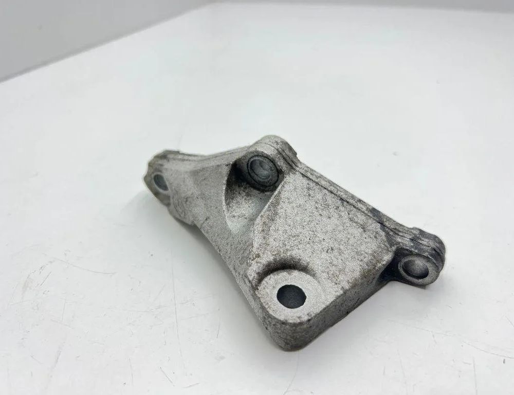 BMW 5 Series F10/F11 (2009-2017) Кронштейн топливного насоса 7810698 31999183