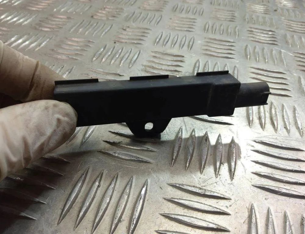 BMW X1 F48/F49 (2015-2023) Антена безключового доступу 9220831 30990191