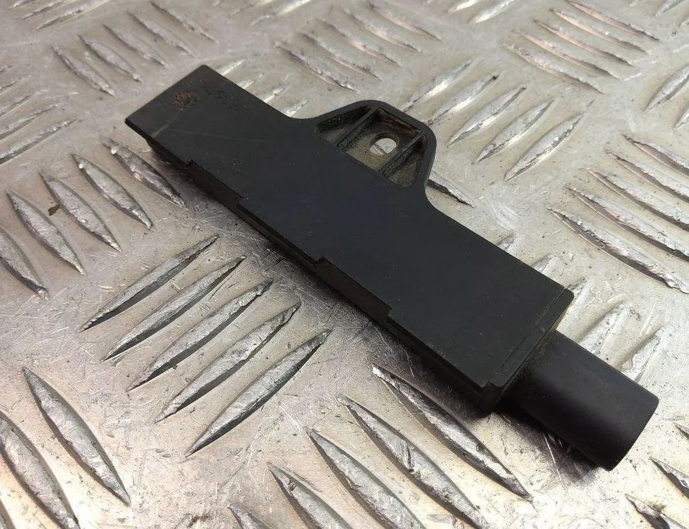 BMW 5 Series F10/F11 (2009-2017) Антена безключового доступу 9220831 31011980