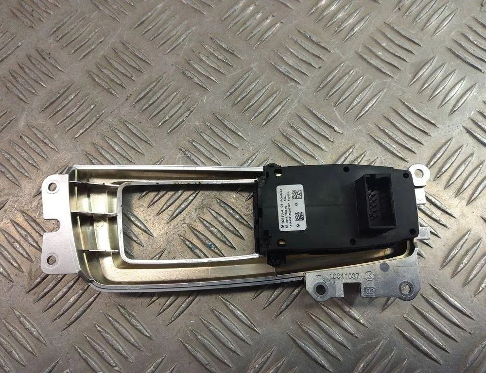 BMW X3 F25 (2010-2017) Кнопка ручного гальма 9217594 31016128