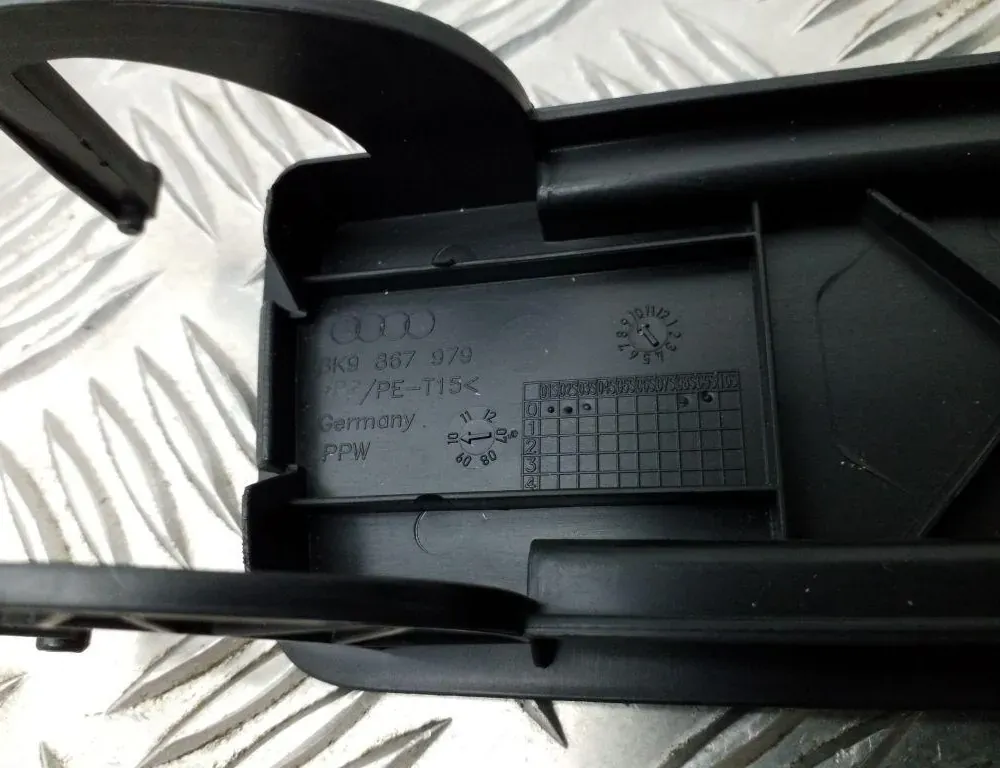 AUDI A4 B8/8K (2011-2016) Інші деталі обробки 8K9867979 34731422