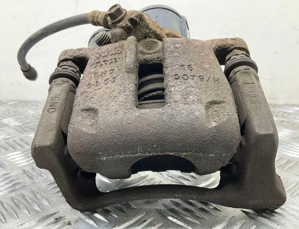 SEAT Alhambra 2 generation (2010-2021) Задній правий гальмівний супорт 32332267J,5079H 34718415