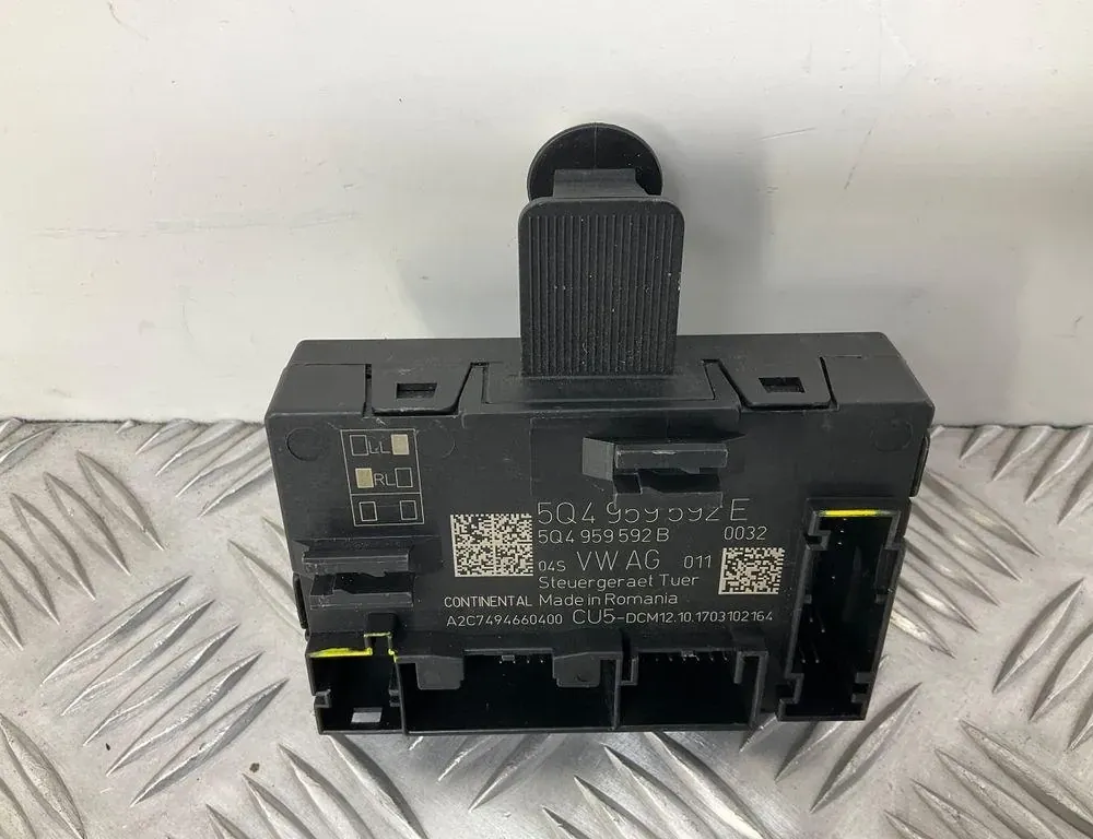 SKODA Superb 3 generation (2015-2023) Блок керування задніми лівими дверима 5Q4959592B,5Q4959592E 34748974