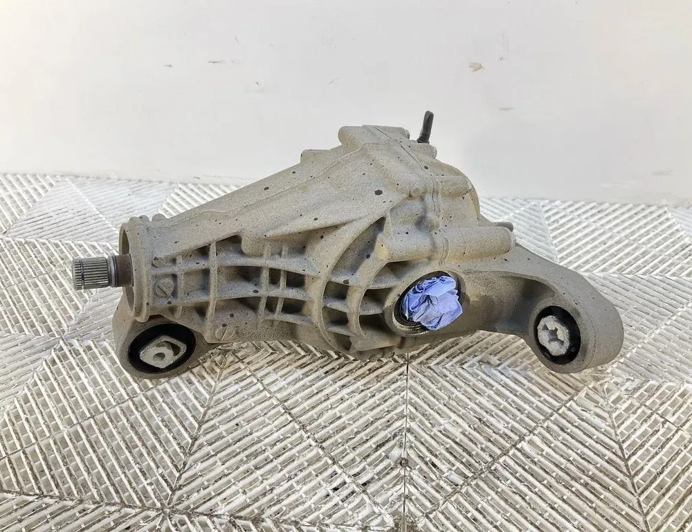 VOLKSWAGEN Touareg 2 generation (2010-2018) Задній диференціал 34716688