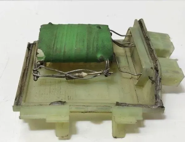 VOLKSWAGEN Passat B7 (2010-2015) Реле вентилятора печки салона 357959263 31317147