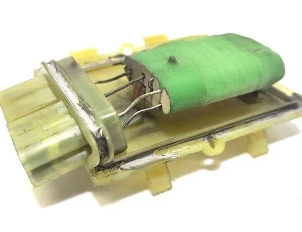 VOLKSWAGEN Passat B5 (1996-2005) Реле вентилятора печки салона 357959263 31366276