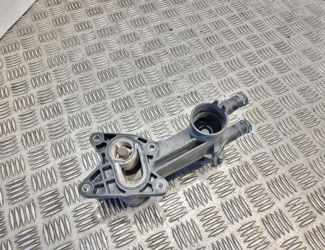 VOLKSWAGEN Passat B7 (2010-2015) Термостат 03c121121d 24774304