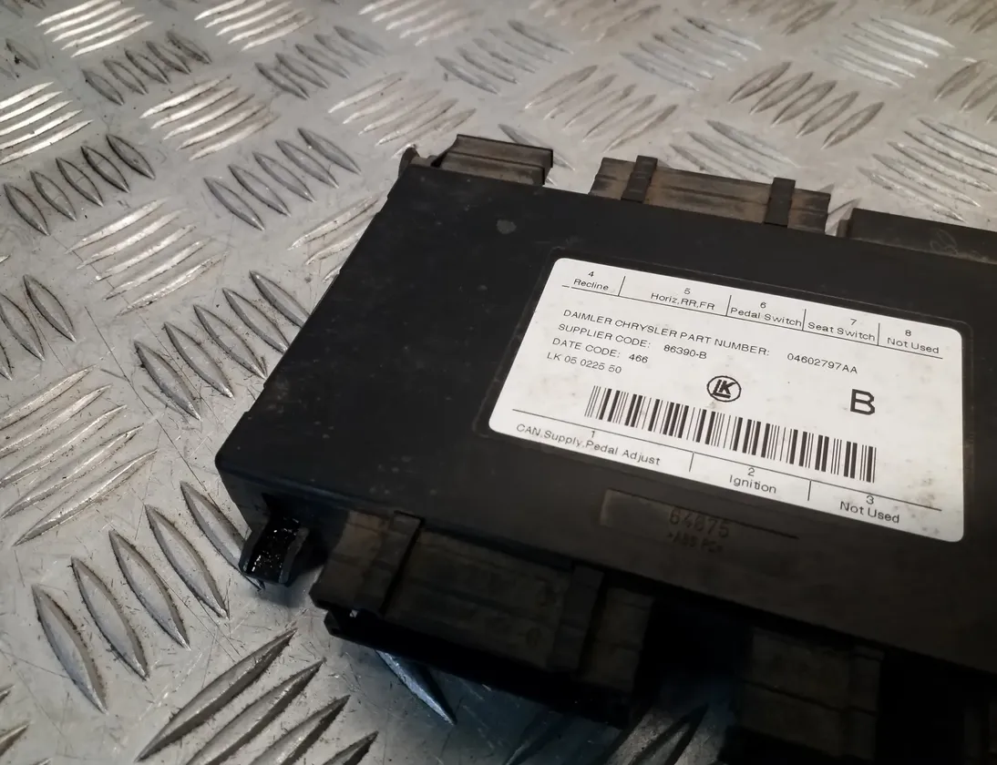 JEEP Grand Cherokee 4 generation (WK) (2004-2024) Блок керування переднім лівим сидінням 04602797AA 35101944